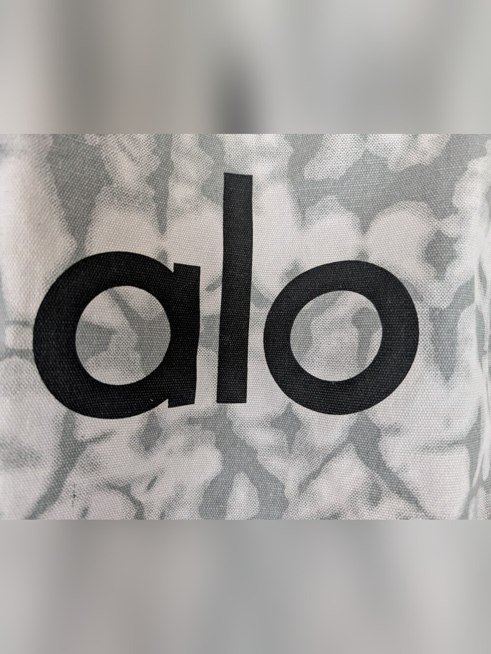ALO Gray Cotton tie-dyed Yoga Shopper Tote Bag - Picture 3 of 10